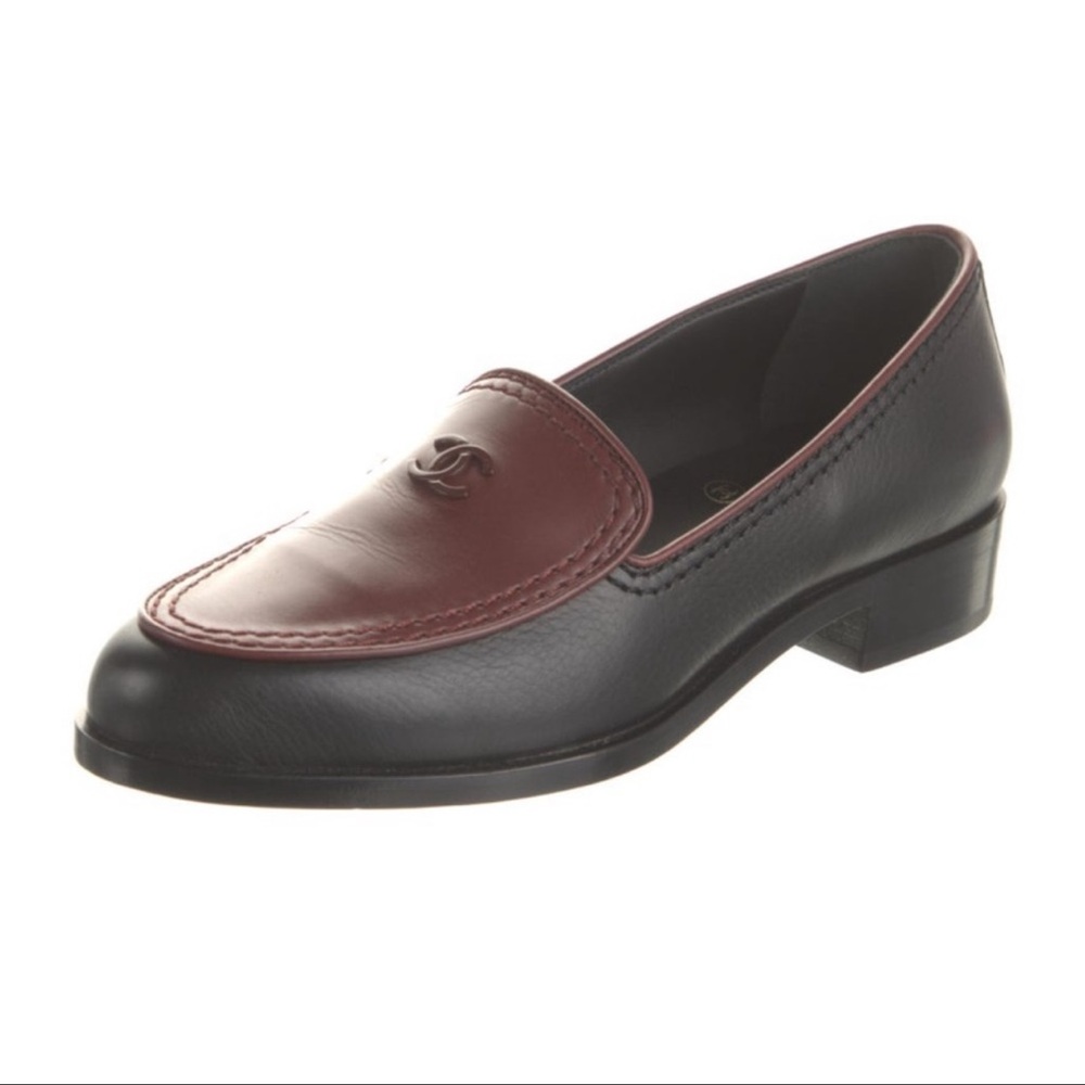 CHANEL NWOT BROWN AND BLACK LOAFERS